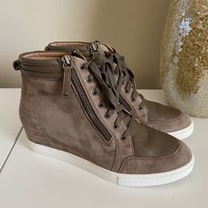 niya wedge sneaker